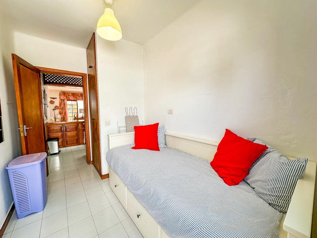 2 soveværelse Lejlighed til salg i Puerto del Carmen med swimmingpool - € 315.000 (Ref: 9761800)