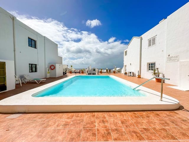 2 soveværelse Lejlighed til salg i Puerto del Carmen, Tías med swimmingpool - € 315.000 (Ref: 9761800)