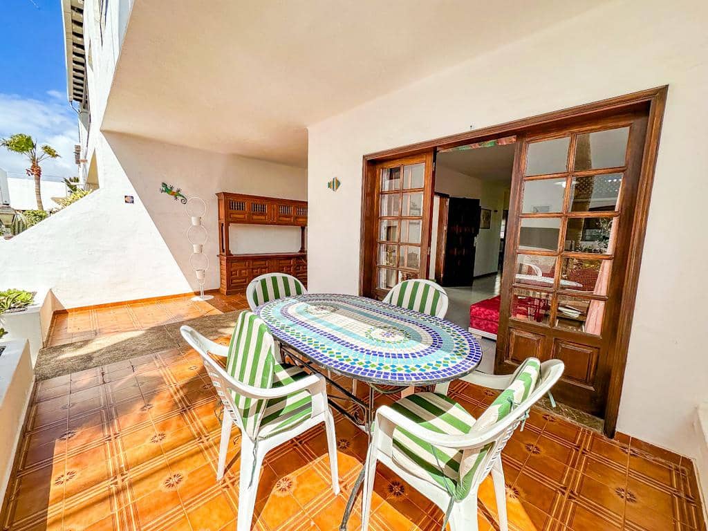 2 soveværelse Lejlighed til salg i Puerto del Carmen med swimmingpool - € 315.000 (Ref: 9761800)