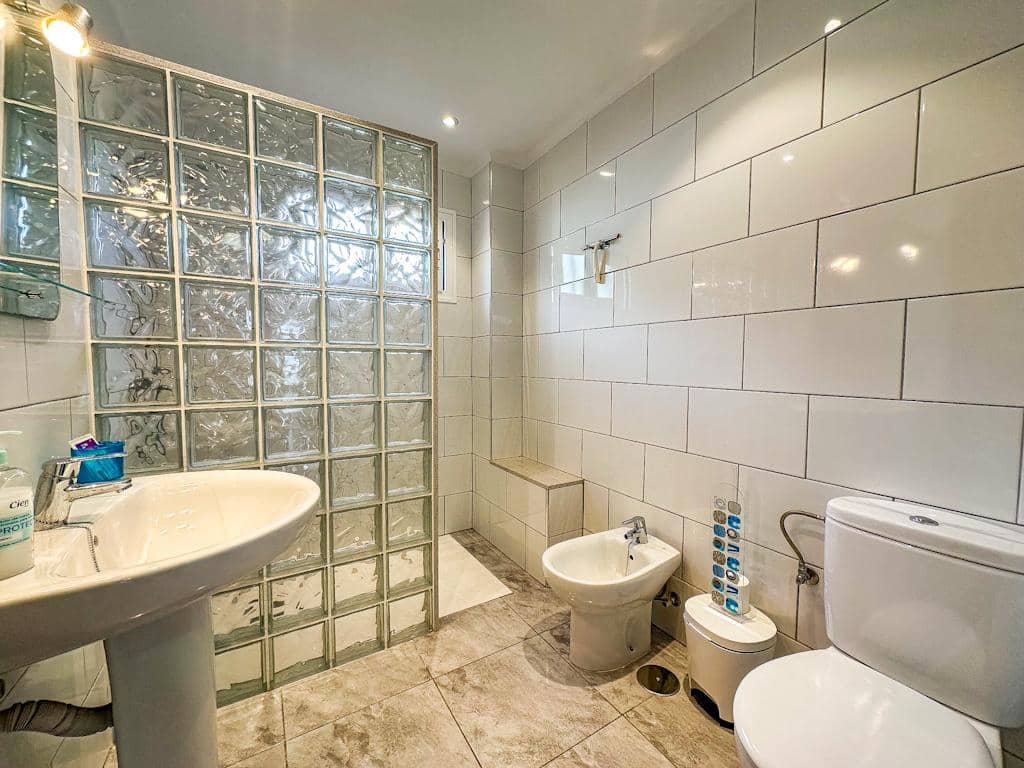 2 soveværelse Lejlighed til salg i Puerto del Carmen med swimmingpool - € 315.000 (Ref: 9761800)