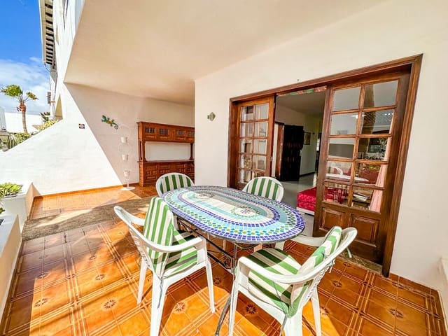 2 soveværelse Lejlighed til salg i Puerto del Carmen, Tías med swimmingpool - € 315.000 (Ref: 9761800)