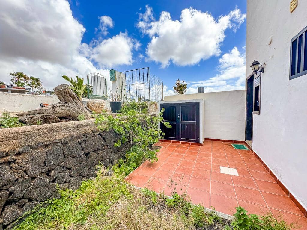 2 soveværelse Lejlighed til salg i Puerto del Carmen med swimmingpool - € 315.000 (Ref: 9761800)