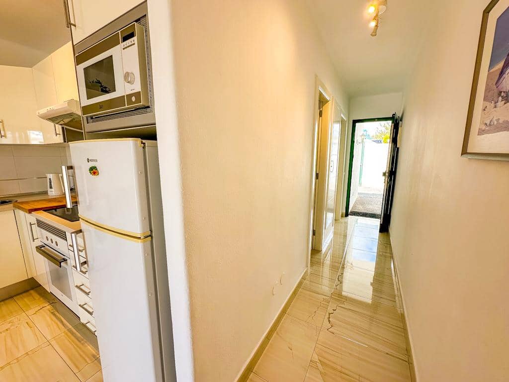 1 bedroom Apartment for sale in Puerto del Carmen with pool - € 295,000 (Ref: 9770385)