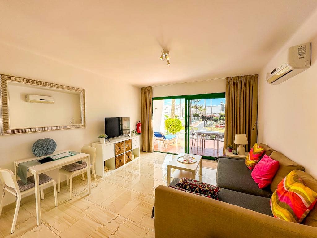 1 bedroom Apartment for sale in Puerto del Carmen with pool - € 295,000 (Ref: 9770385)