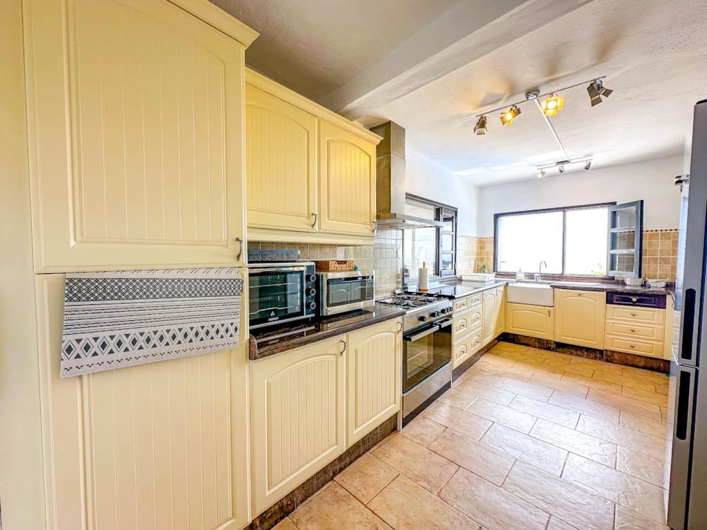 5 soverom Villa til salgs i La Asomada med svømmebasseng garasje - € 750 000 (Ref: 9785067)