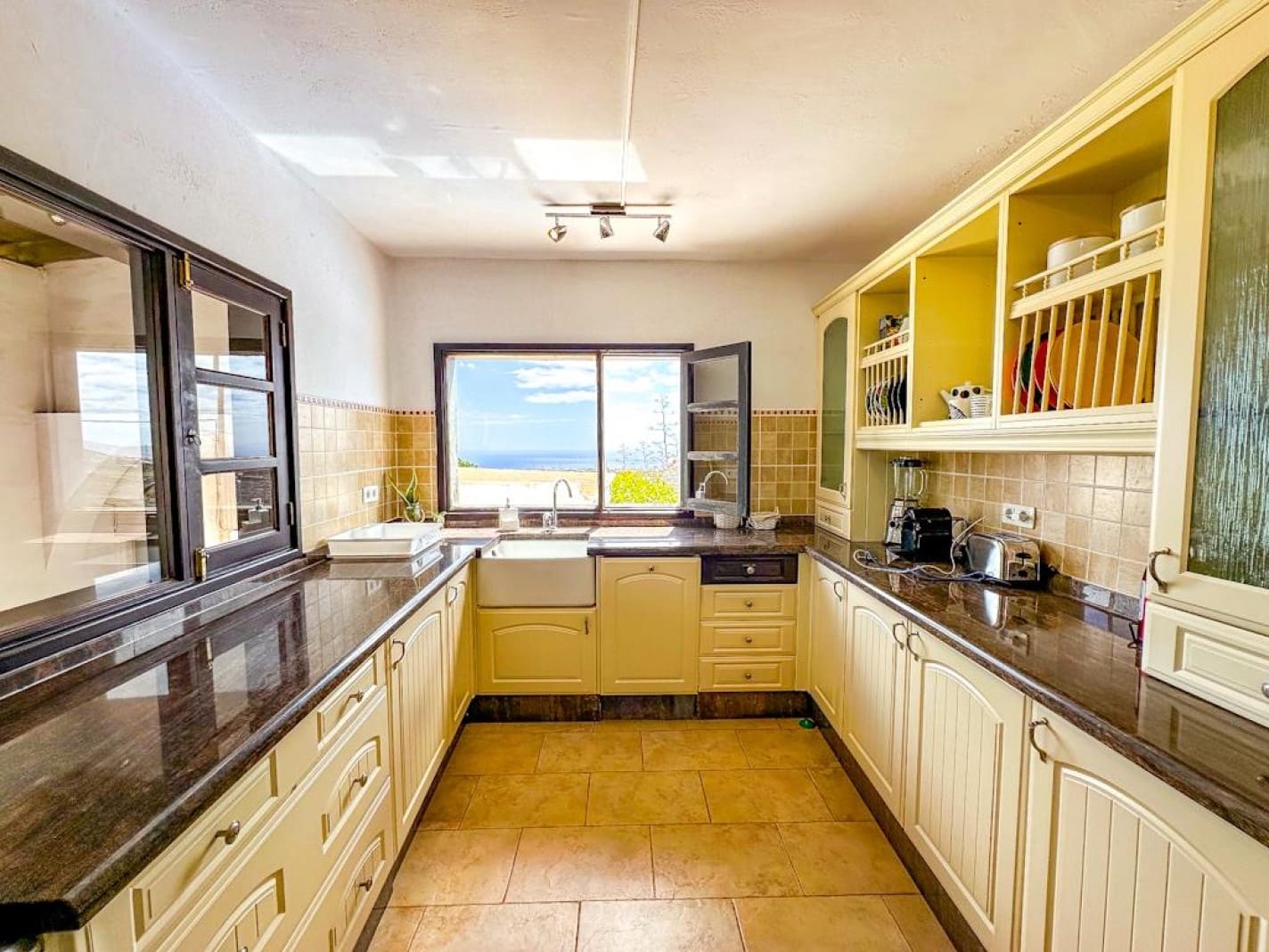 5 soverom Villa til salgs i La Asomada med svømmebasseng garasje - € 750 000 (Ref: 9785067)