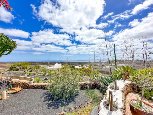 5 soverom Villa til salgs i La Asomada, Tías med svømmebasseng garasje - € 750 000 (Ref: 9785067)