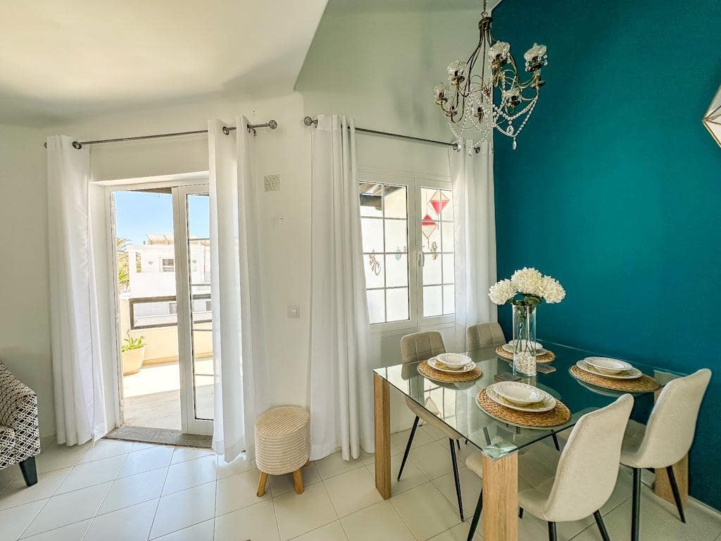 3 soverom Villa til salgs i Puerto del Carmen med svømmebasseng - € 495 000 (Ref: 9815708)