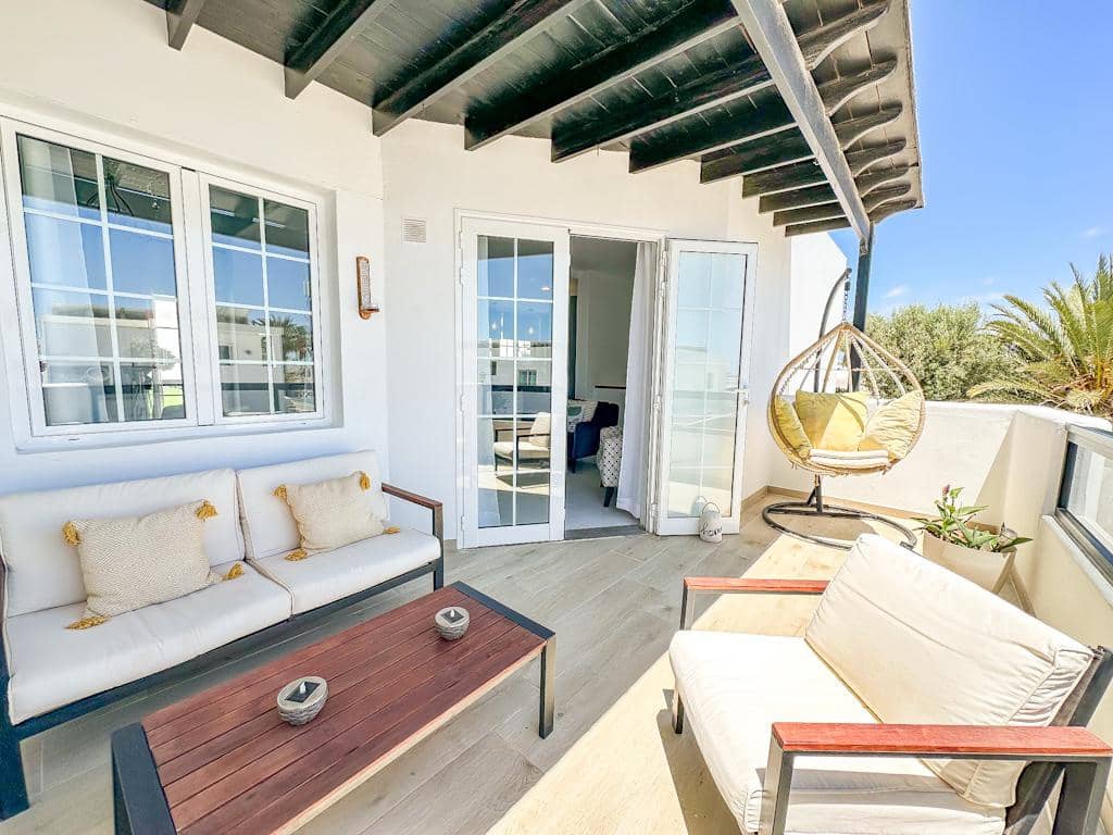 3 soverom Villa til salgs i Puerto del Carmen med svømmebasseng - € 495 000 (Ref: 9815708)