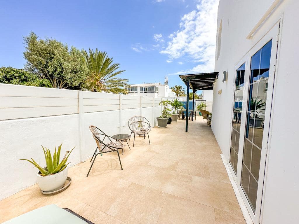 3 soverom Villa til salgs i Puerto del Carmen med svømmebasseng - € 495 000 (Ref: 9815708)