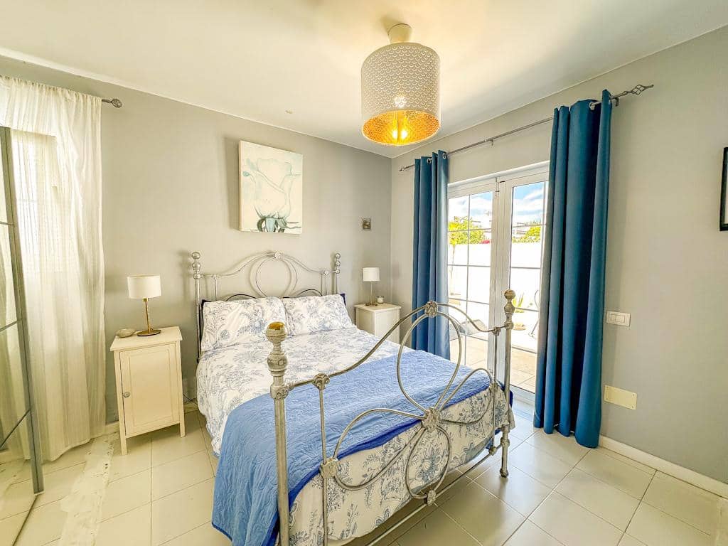 3 soverom Villa til salgs i Puerto del Carmen med svømmebasseng - € 495 000 (Ref: 9815708)