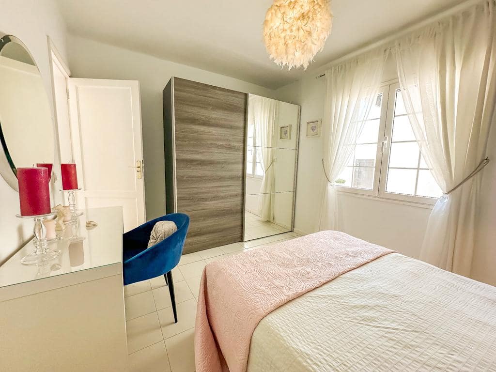 3 soverom Villa til salgs i Puerto del Carmen med svømmebasseng - € 495 000 (Ref: 9815708)