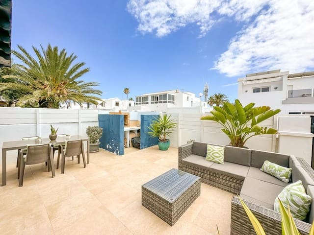 3 soverom Villa til salgs i Puerto del Carmen, Tías med svømmebasseng - € 495 000 (Ref: 9815708)