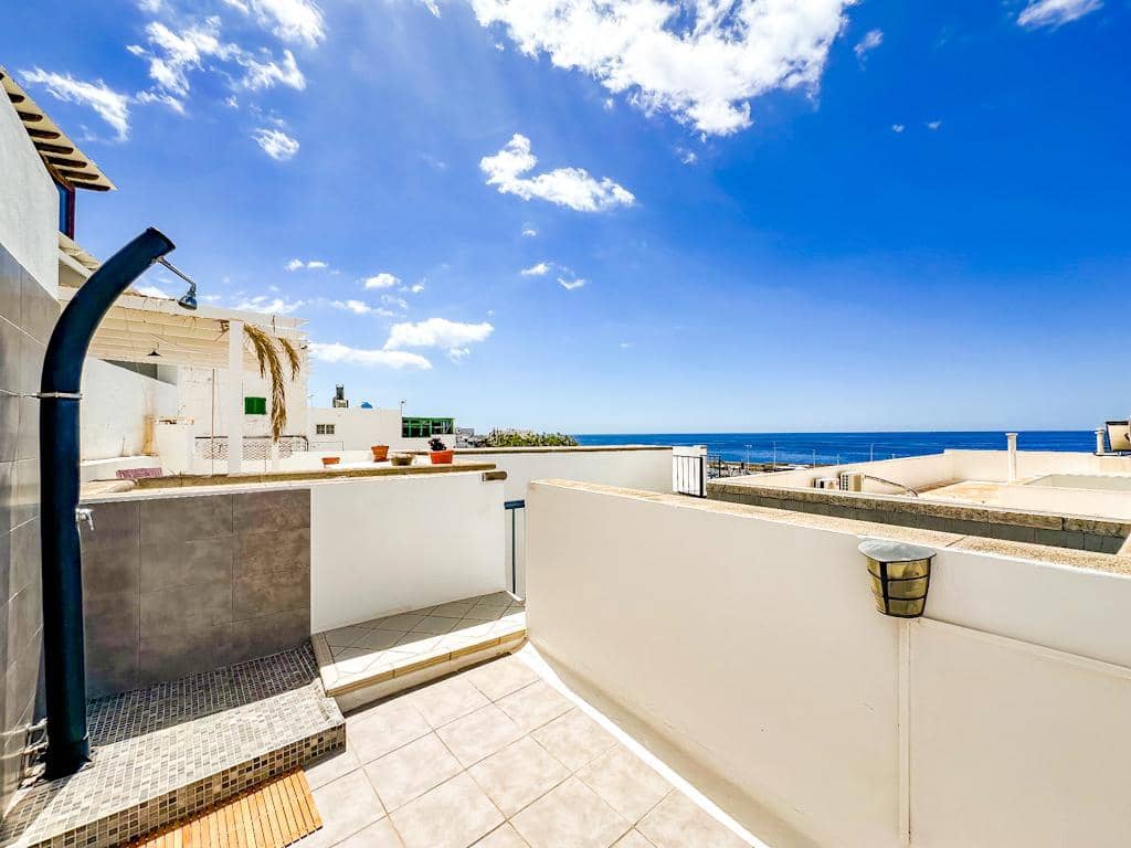 3 bedroom Apartment for sale in Puerto del Carmen - € 450,000 (Ref: 9828819)