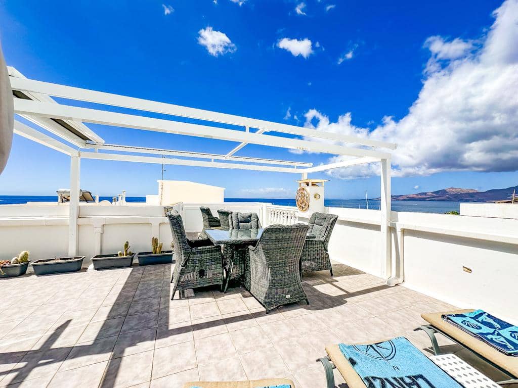3 bedroom Apartment for sale in Puerto del Carmen - € 450,000 (Ref: 9828819)