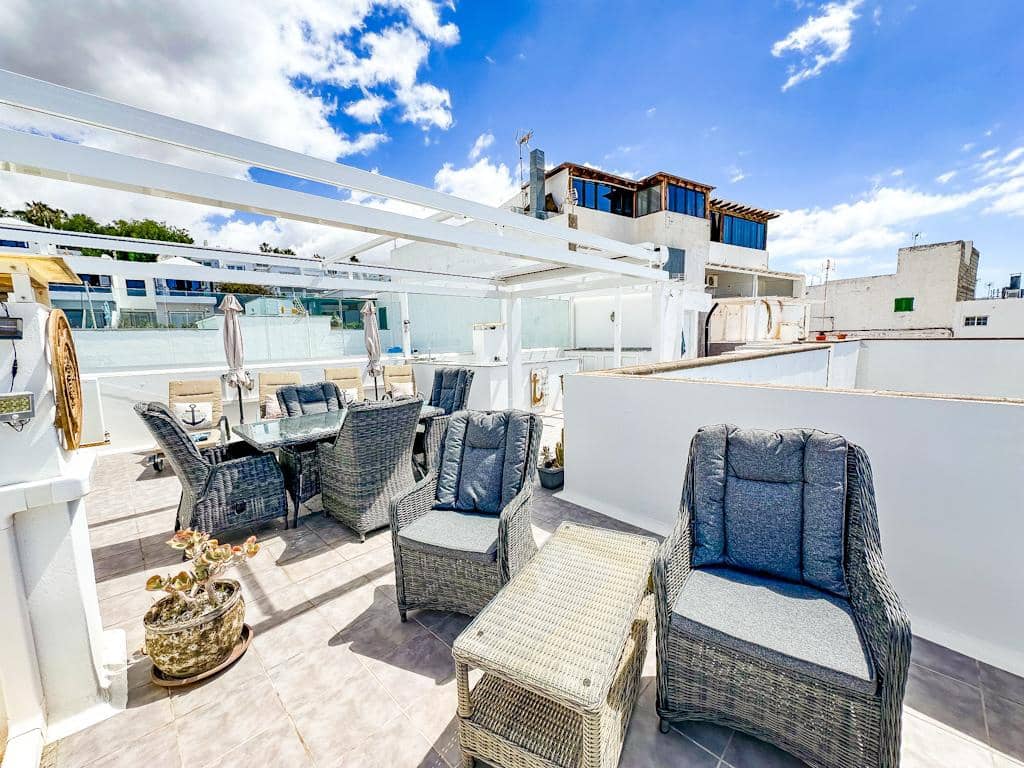 3 bedroom Apartment for sale in Puerto del Carmen - € 450,000 (Ref: 9828819)