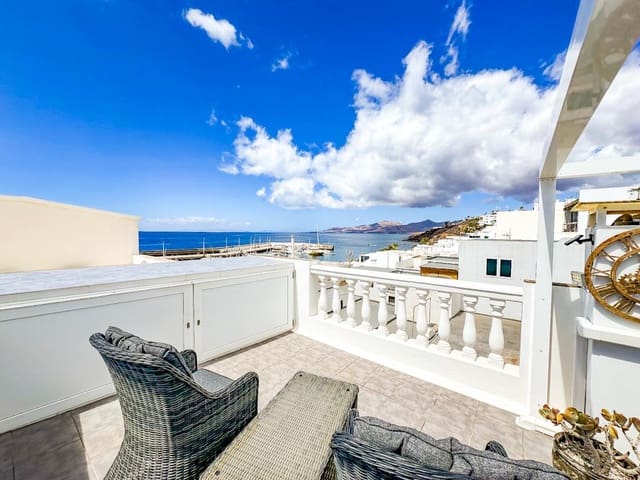 3 bedroom Apartment for sale in Puerto del Carmen, Tías - € 450,000 (Ref: 9828819)