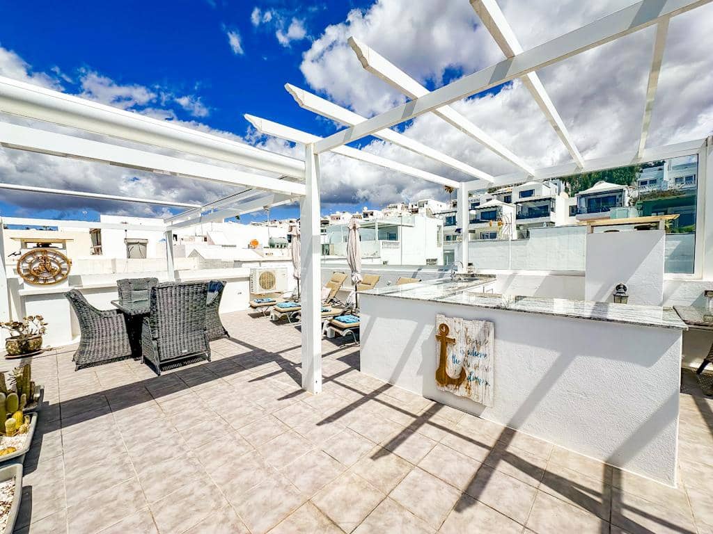 3 bedroom Apartment for sale in Puerto del Carmen - € 450,000 (Ref: 9828819)