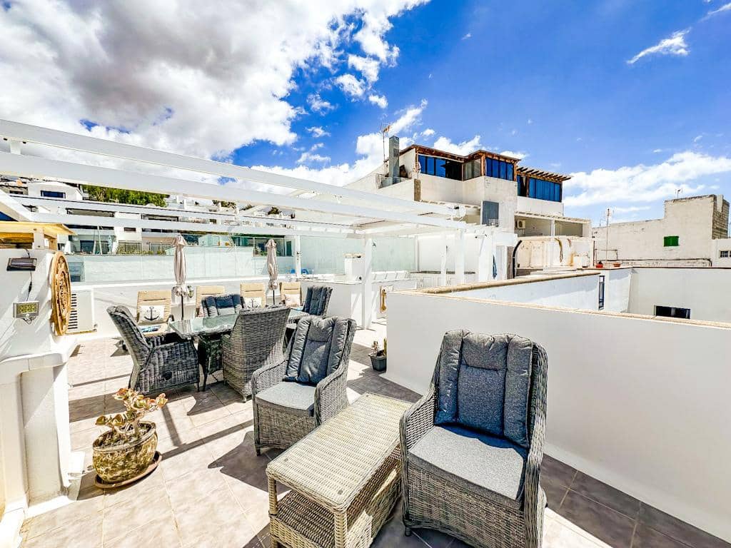 3 bedroom Apartment for sale in Puerto del Carmen - € 450,000 (Ref: 9828819)