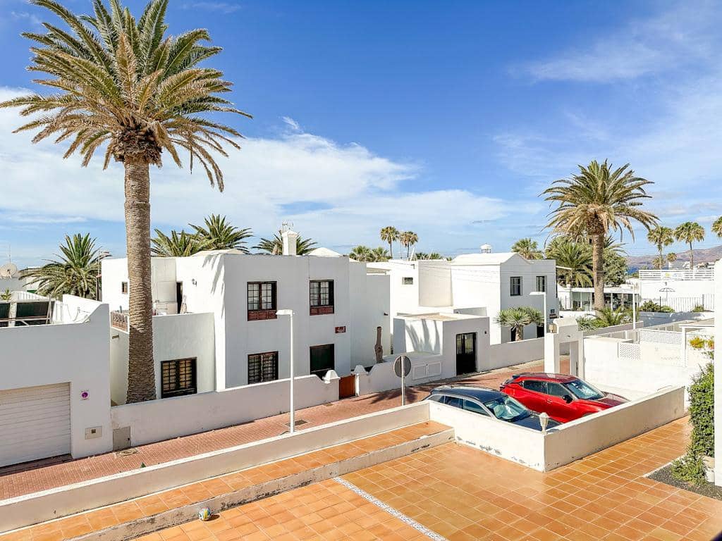 1 bedroom Apartment for sale in Puerto del Carmen with garage - € 195,000 (Ref: 9833491)