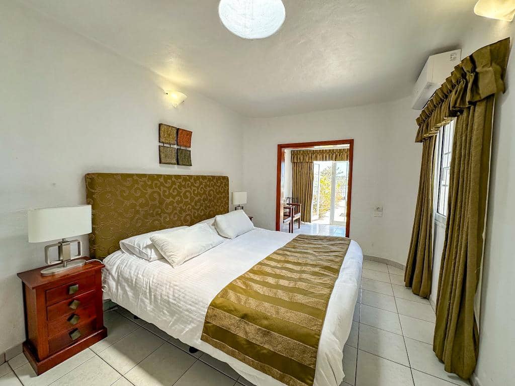 10 bedroom Villa for sale in Puerto del Carmen with pool - € 1,695,000 (Ref: 9842714)