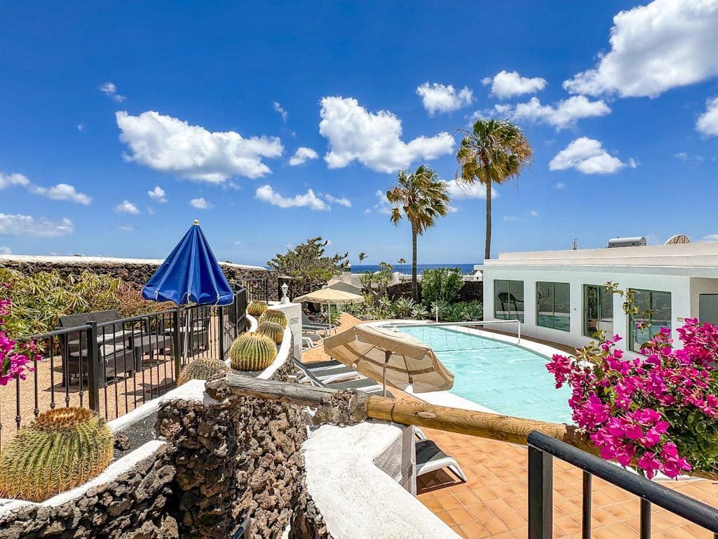10 bedroom Villa for sale in Puerto del Carmen with pool - € 1,695,000 (Ref: 9842714)