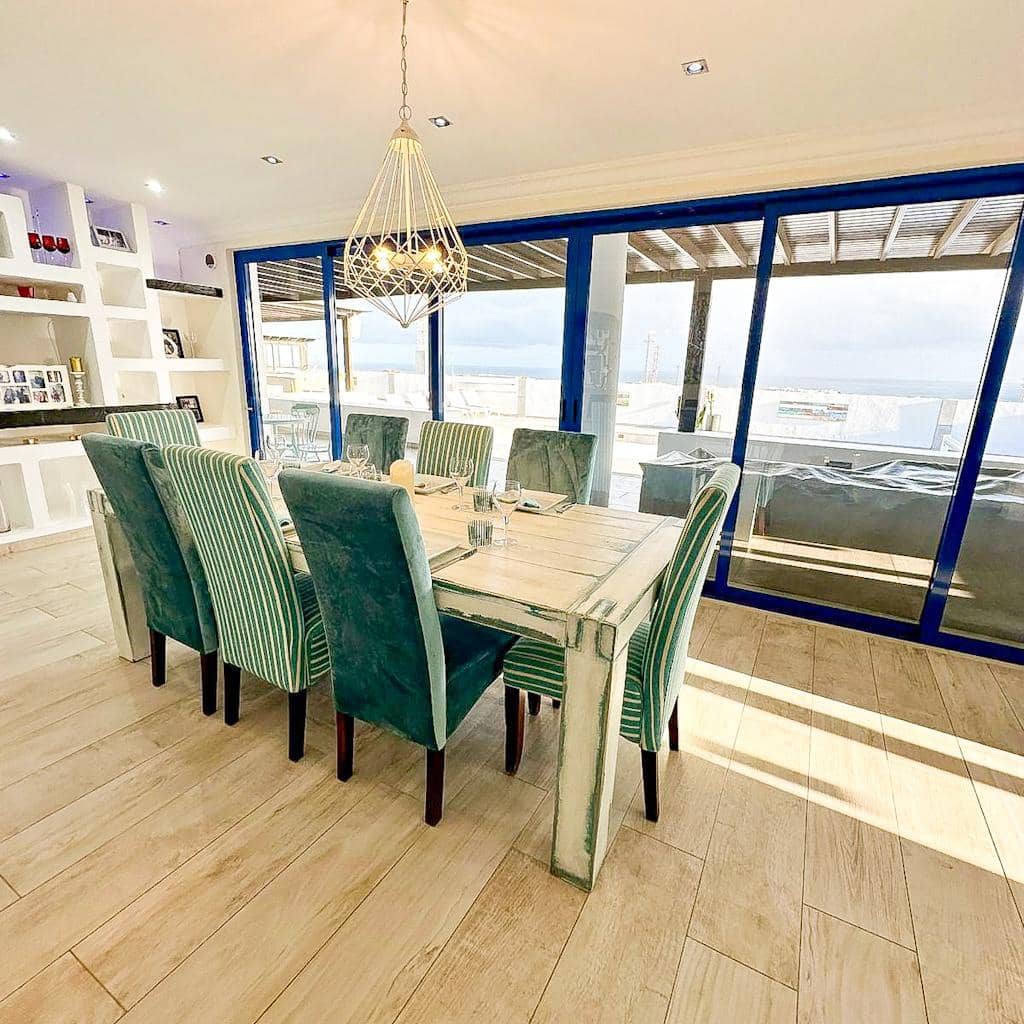 6 soveværelse Villa til salg i Puerto del Carmen med swimmingpool - € 1.150.000 (Ref: 9859663)