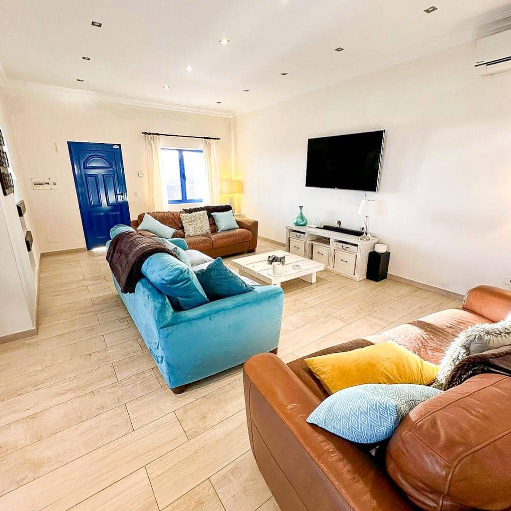 6 soveværelse Villa til salg i Puerto del Carmen med swimmingpool - € 1.150.000 (Ref: 9859663)