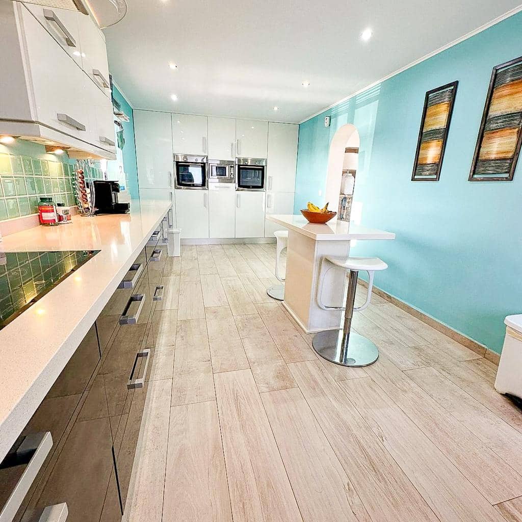 6 soveværelse Villa til salg i Puerto del Carmen med swimmingpool - € 1.150.000 (Ref: 9859663)