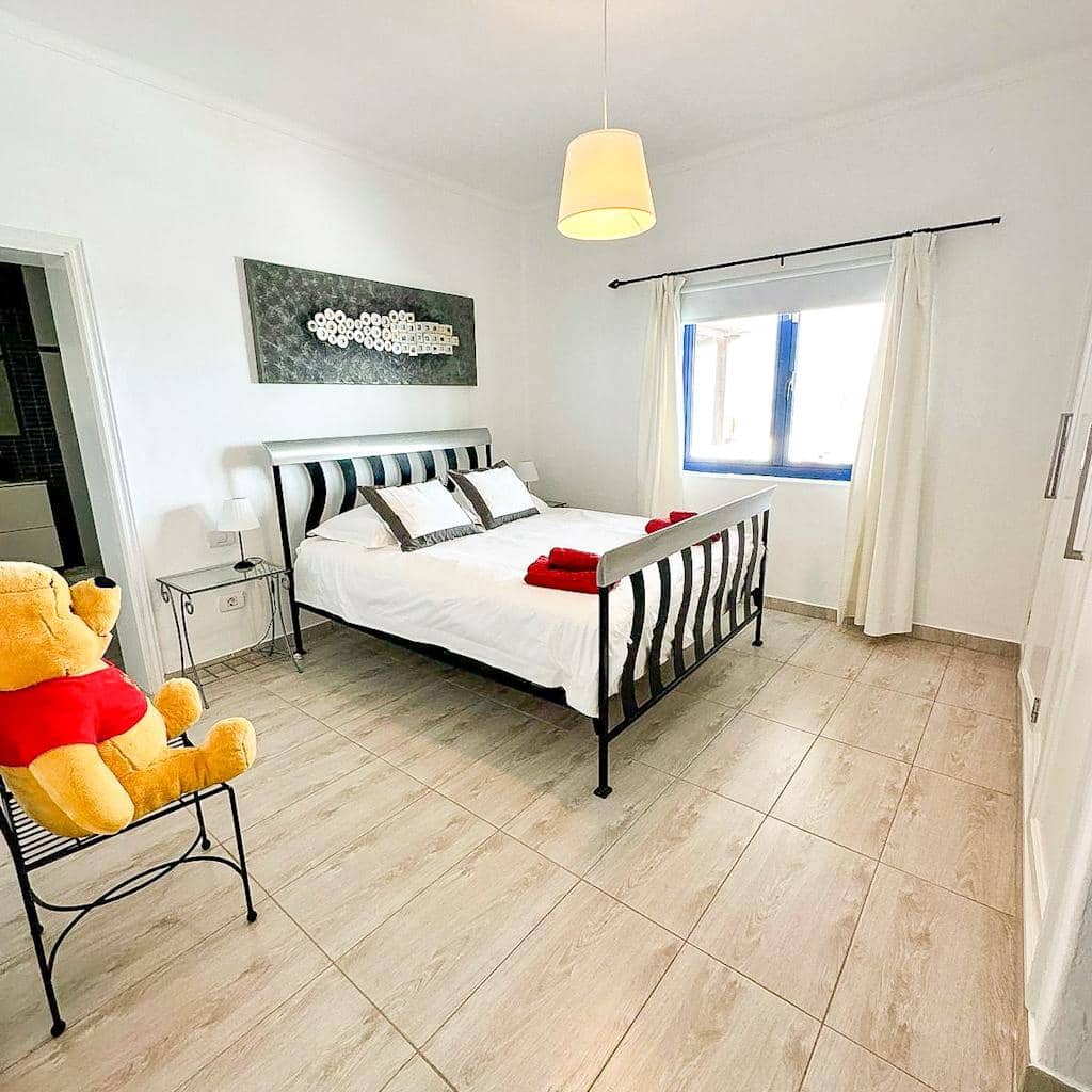 6 soveværelse Villa til salg i Puerto del Carmen med swimmingpool - € 1.150.000 (Ref: 9859663)