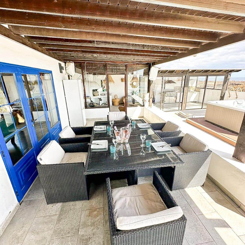 6 soveværelse Villa til salg i Puerto del Carmen med swimmingpool - € 1.150.000 (Ref: 9859663)