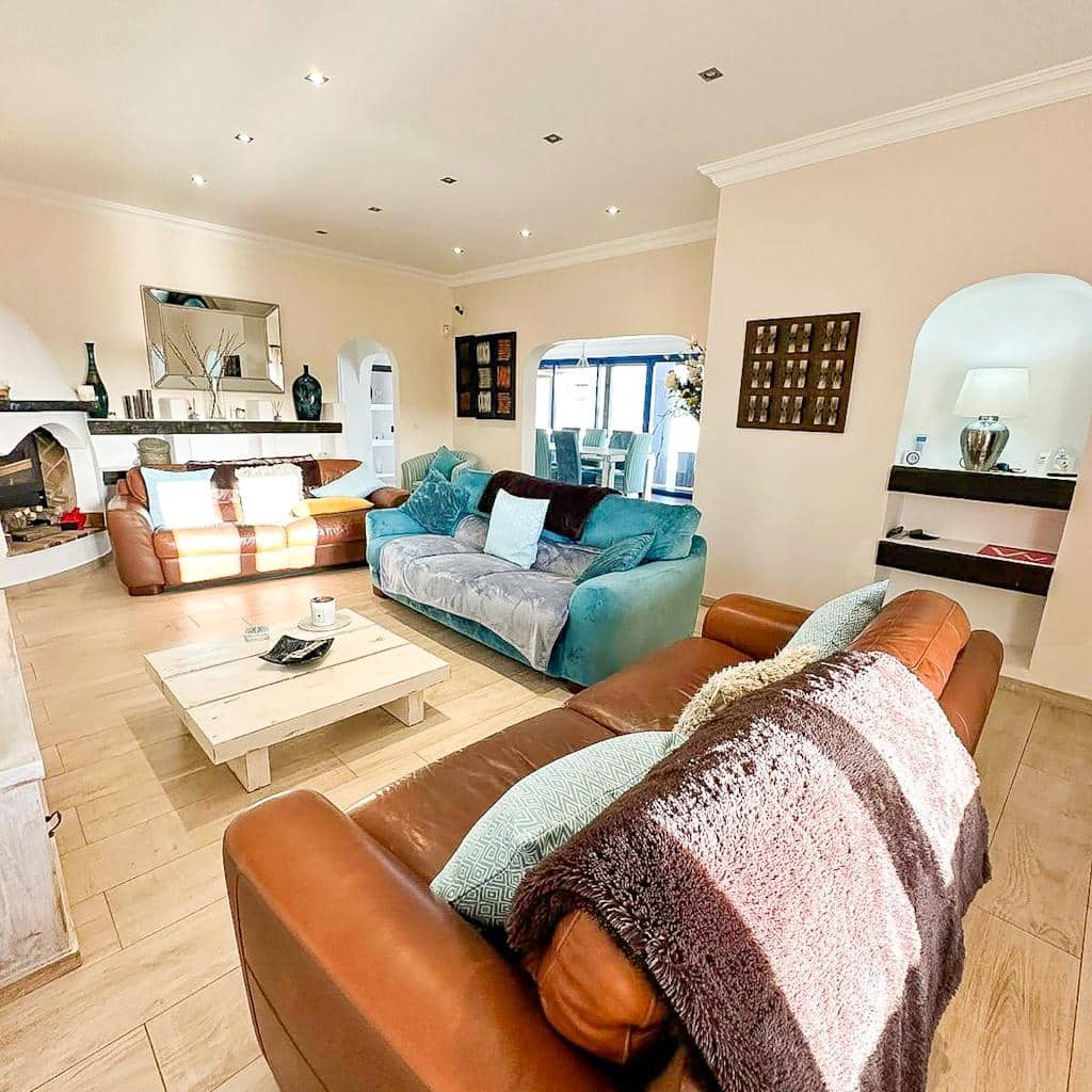 6 soveværelse Villa til salg i Puerto del Carmen med swimmingpool - € 1.150.000 (Ref: 9859663)