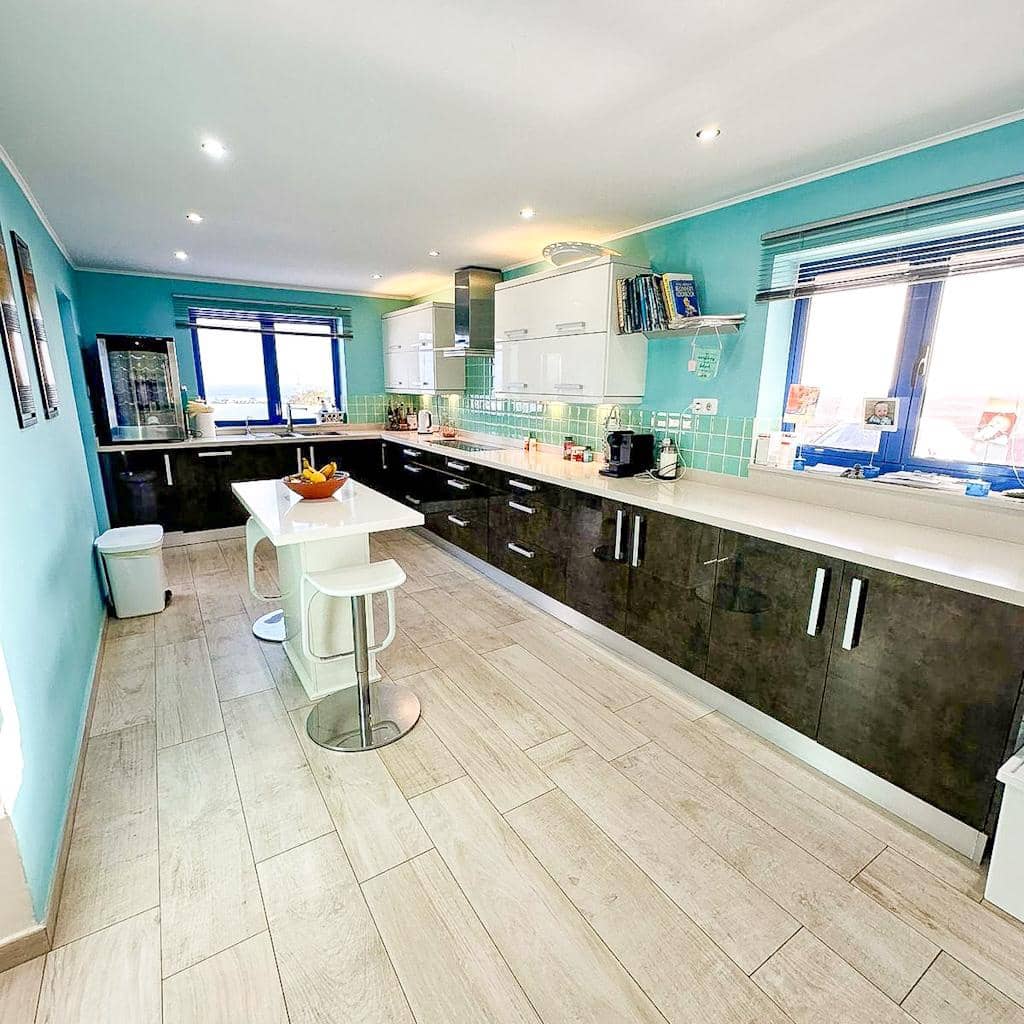 6 soveværelse Villa til salg i Puerto del Carmen med swimmingpool - € 1.150.000 (Ref: 9859663)