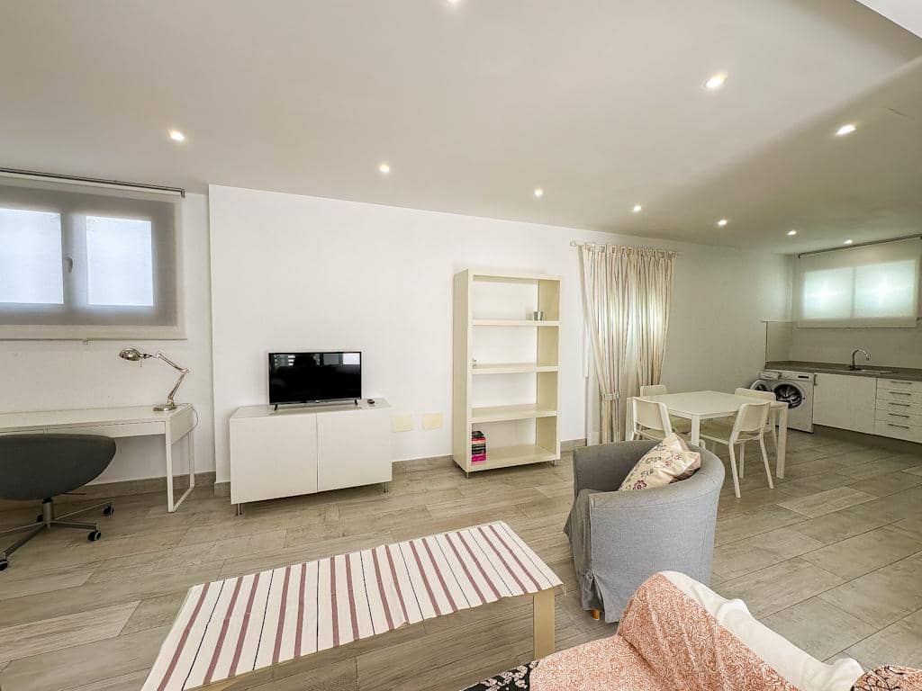 2 bedroom Apartment for sale in Puerto del Carmen with pool - € 295,000 (Ref: 9864972)