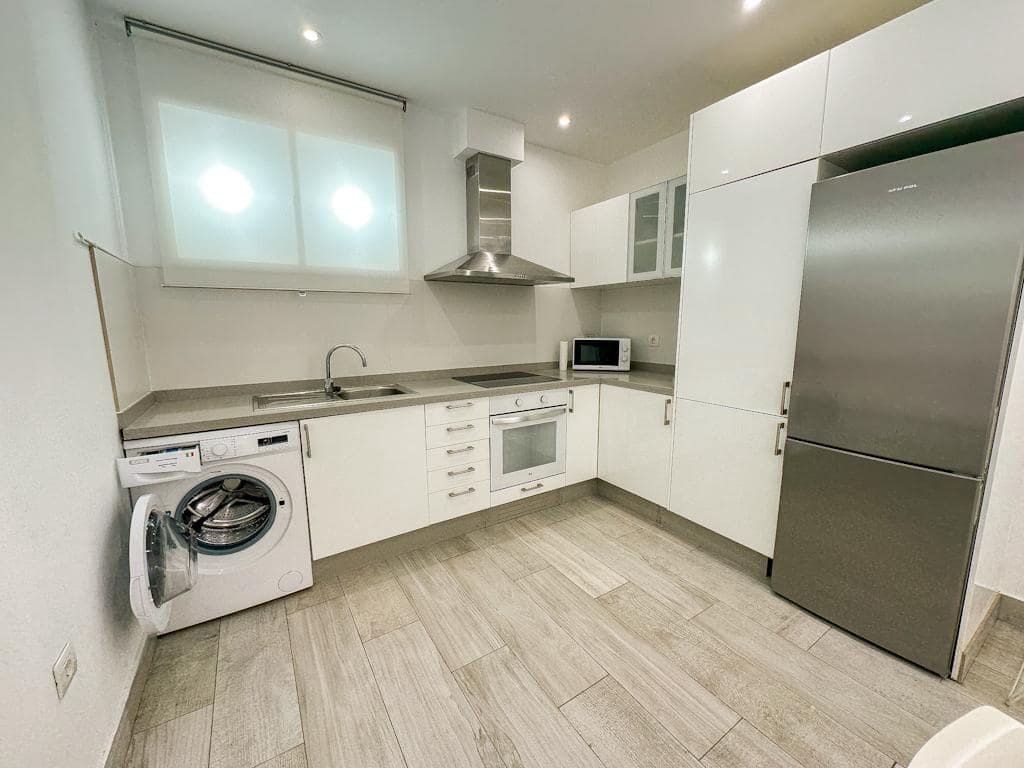 2 bedroom Apartment for sale in Puerto del Carmen with pool - € 295,000 (Ref: 9864972)