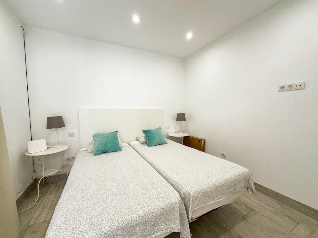 2 bedroom Apartment for sale in Puerto del Carmen with pool - € 295,000 (Ref: 9864972)