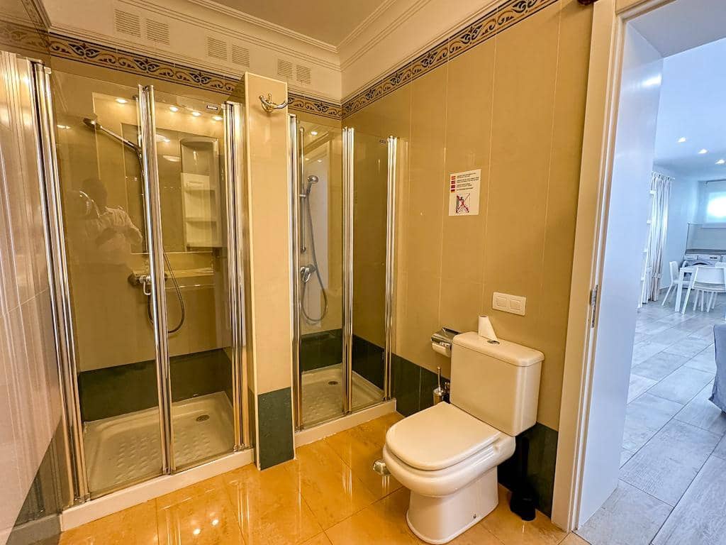 2 bedroom Apartment for sale in Puerto del Carmen with pool - € 295,000 (Ref: 9864972)