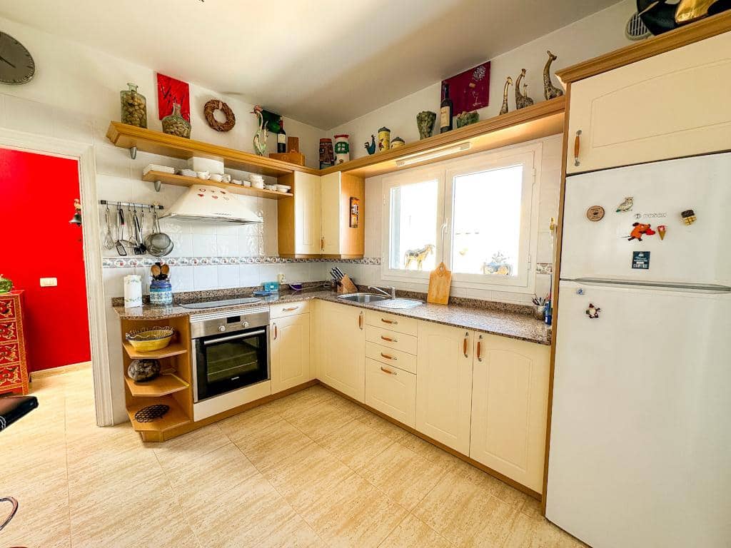 3 bedroom Villa for sale in Costa Teguise - € 530,000 (Ref: 9928979)