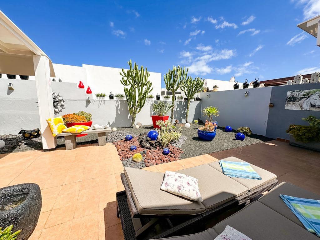 3 bedroom Villa for sale in Costa Teguise - € 530,000 (Ref: 9928979)