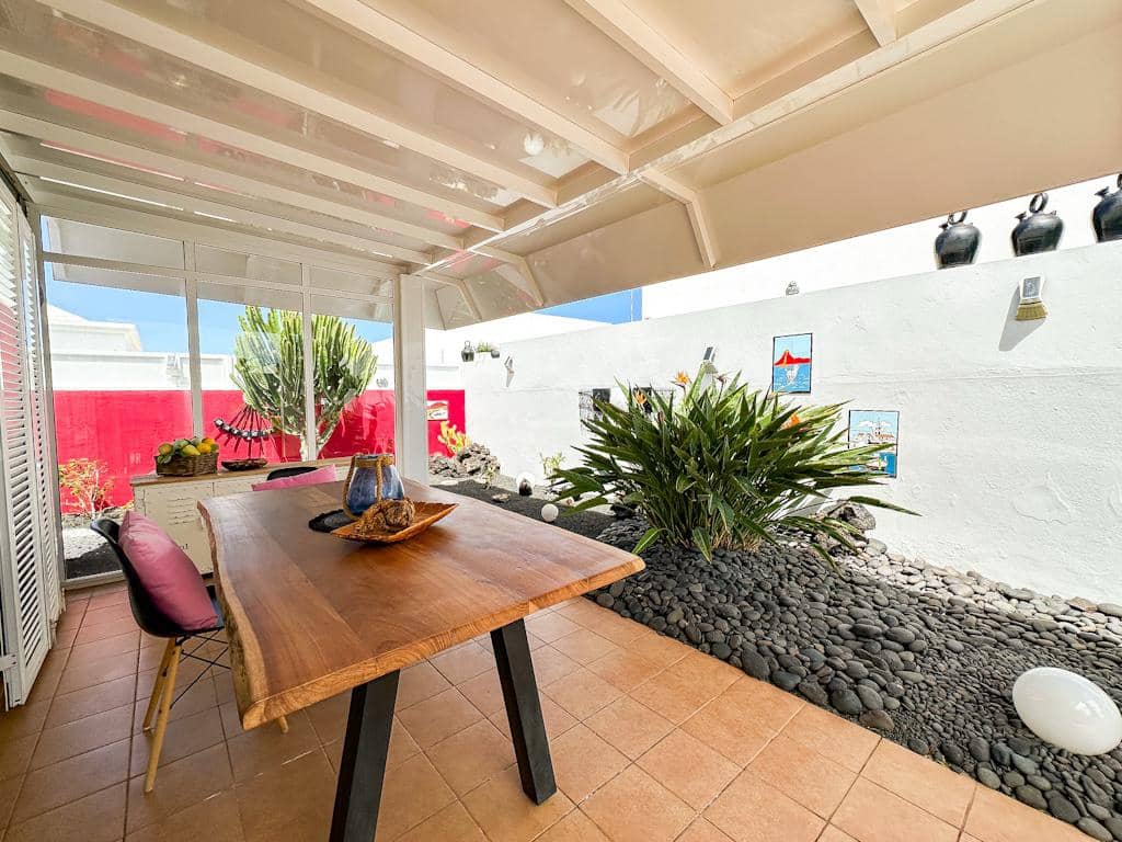3 bedroom Villa for sale in Costa Teguise - € 530,000 (Ref: 9928979)