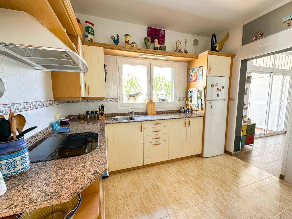 3 bedroom Villa for sale in Costa Teguise - € 530,000 (Ref: 9928979)