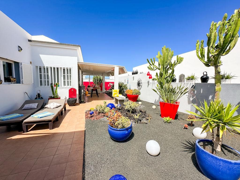 3 bedroom Villa for sale in Costa Teguise - € 530,000 (Ref: 9928979)