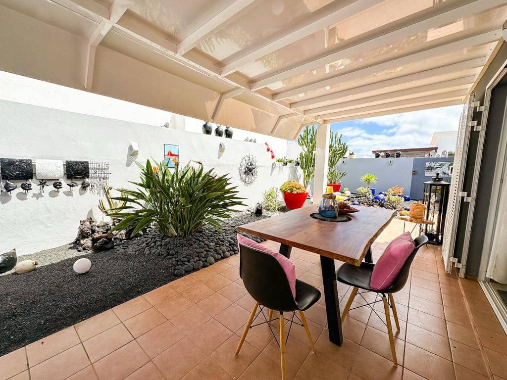 3 bedroom Villa for sale in Costa Teguise - € 530,000 (Ref: 9928979)