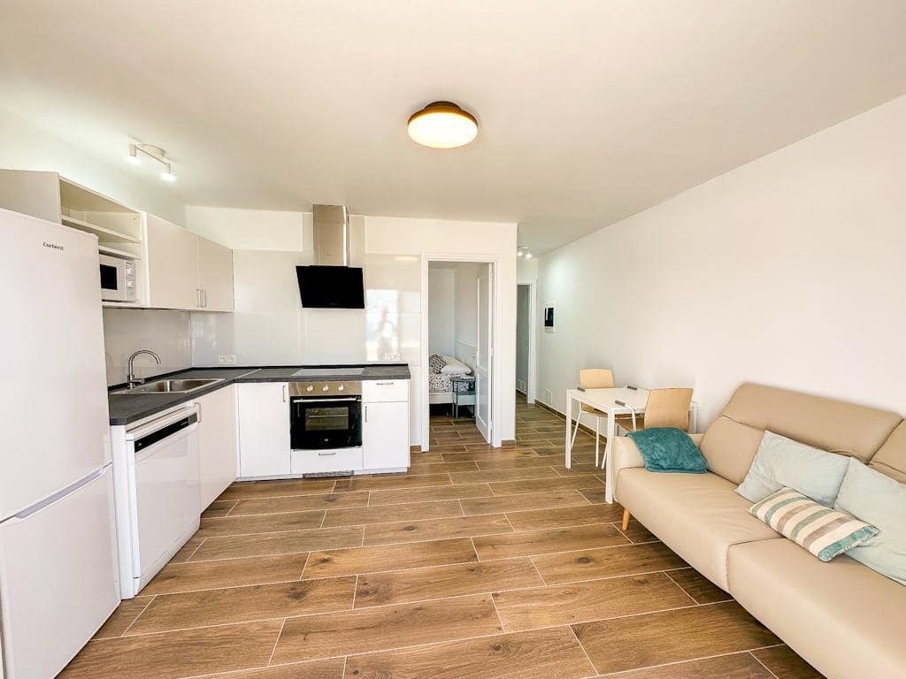 1 slaapkamer Appartement te koop in Puerto del Carmen met zwembad - € 265.000 (Ref: 9962307)