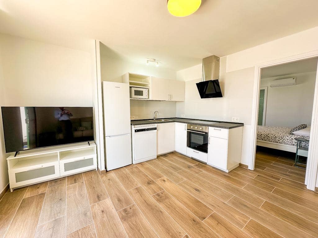 1 slaapkamer Appartement te koop in Puerto del Carmen met zwembad - € 265.000 (Ref: 9962307)