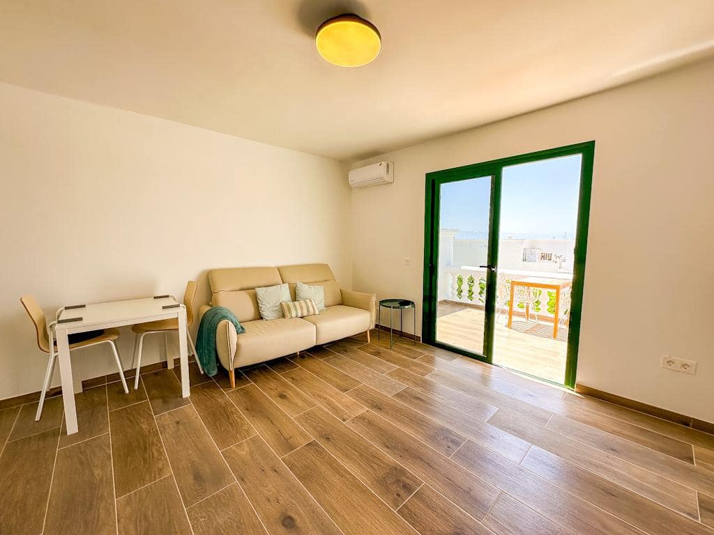 1 slaapkamer Appartement te koop in Puerto del Carmen met zwembad - € 265.000 (Ref: 9962307)