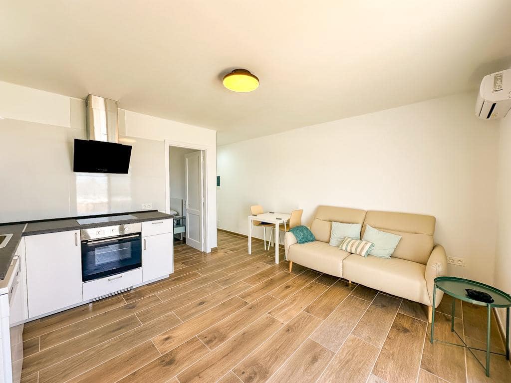 1 slaapkamer Appartement te koop in Puerto del Carmen met zwembad - € 265.000 (Ref: 9962307)