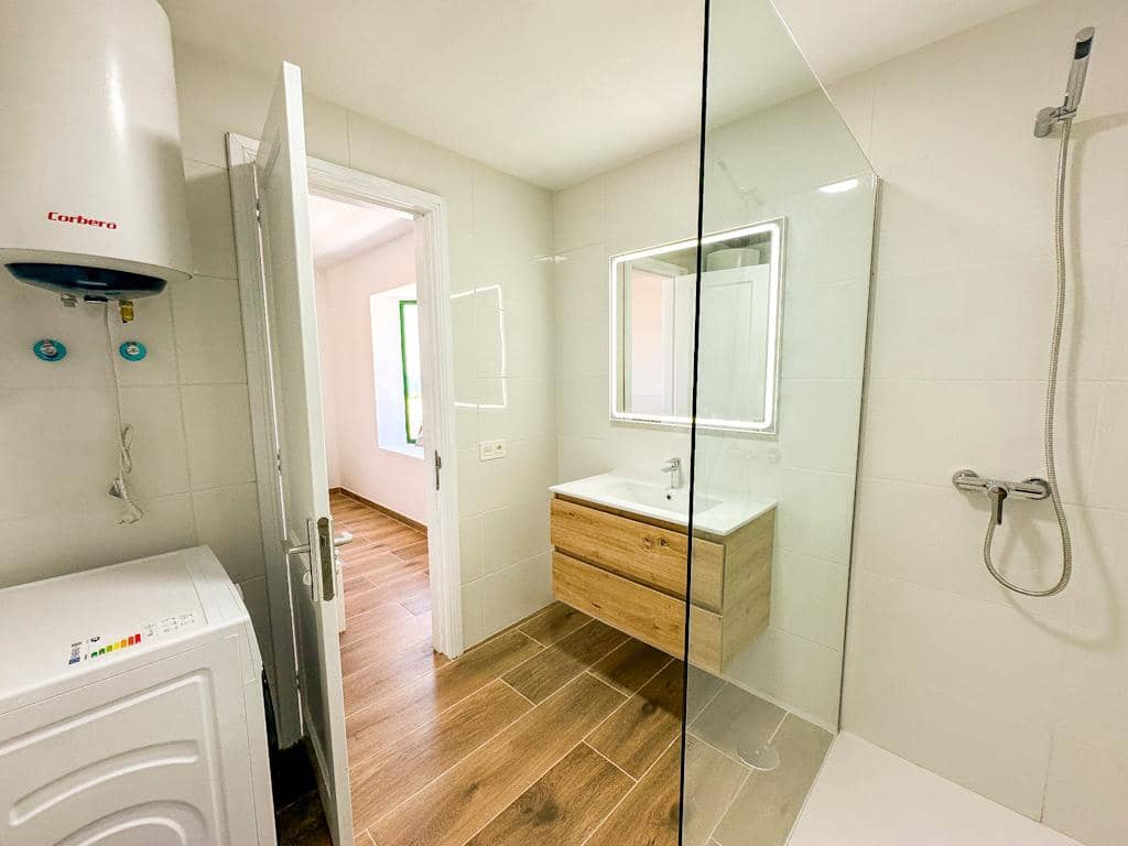 1 slaapkamer Appartement te koop in Puerto del Carmen met zwembad - € 265.000 (Ref: 9962307)