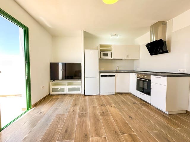 1 quarto Apartamento para venda em Puerto del Carmen, Tías com piscina - 265 000 € (Ref: 9962307)