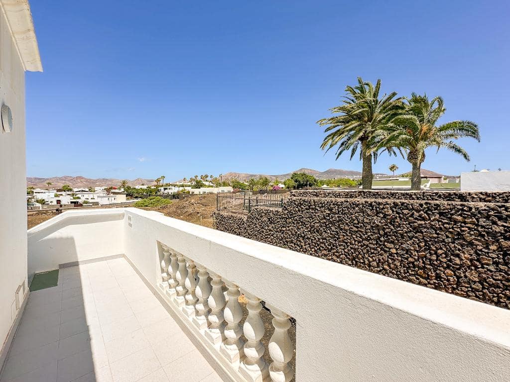 1 slaapkamer Appartement te koop in Puerto del Carmen met zwembad - € 265.000 (Ref: 9962307)